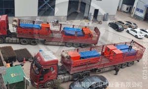 一批8噸鋰電池湘潭電機(jī)車裝車發(fā)往海外