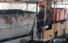 礦用防爆電機(jī)車(chē)行駛時(shí)突然搖晃是什么原因？
