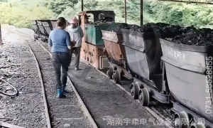 5噸防爆湘潭電機車現(xiàn)場運行視頻